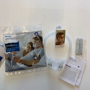 Philips Respironics Dreamwear Full Face Mask Size Medium No Headgear
